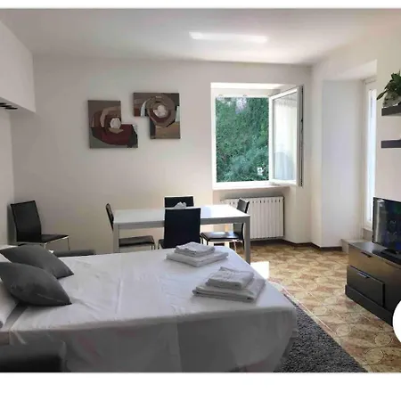 Residenza Giovanni Fronte Lago - Garda Lago Apartman *