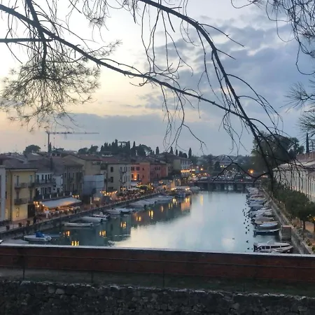 Residenza Giovanni Fronte Lago - Garda Lago Apartman *