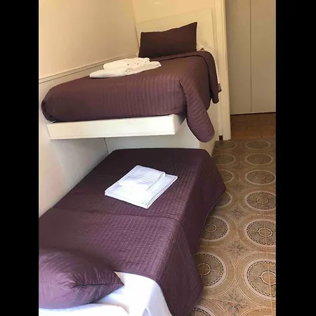 Residenza Giovanni Fronte Lago - Garda Lago بسكييرا ديل غاردا