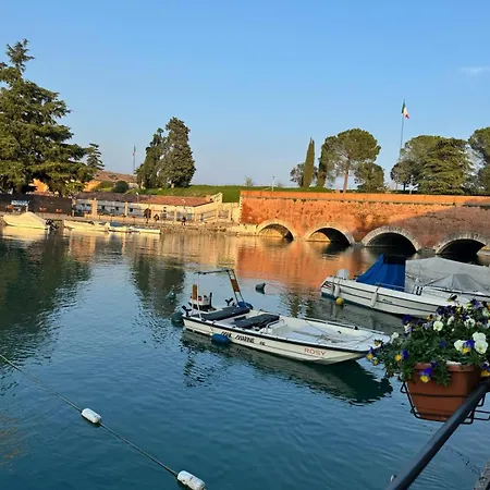 Residenza Giovanni Fronte Lago - Garda Lago Apartman Peschiera del Garda