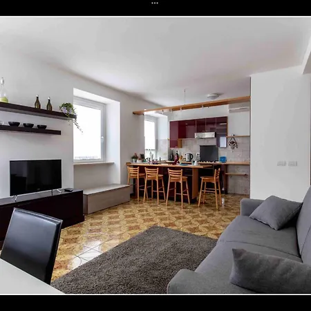 Residenza Giovanni Fronte Lago - Garda Lago شقة بسكييرا ديل غاردا