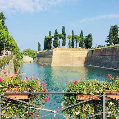 Residenza Giovanni Fronte Lago - Garda Lago شقة بسكييرا ديل غاردا