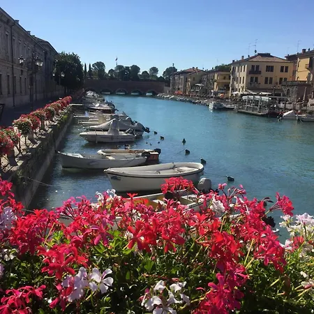Residenza Giovanni Fronte Lago - Garda Lago شقة *