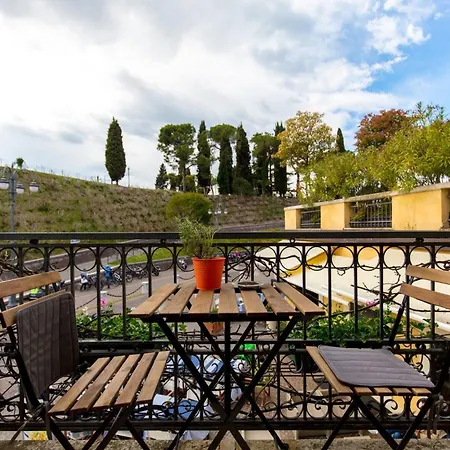 Residenza Giovanni Fronte Lago - Garda Lago شقة